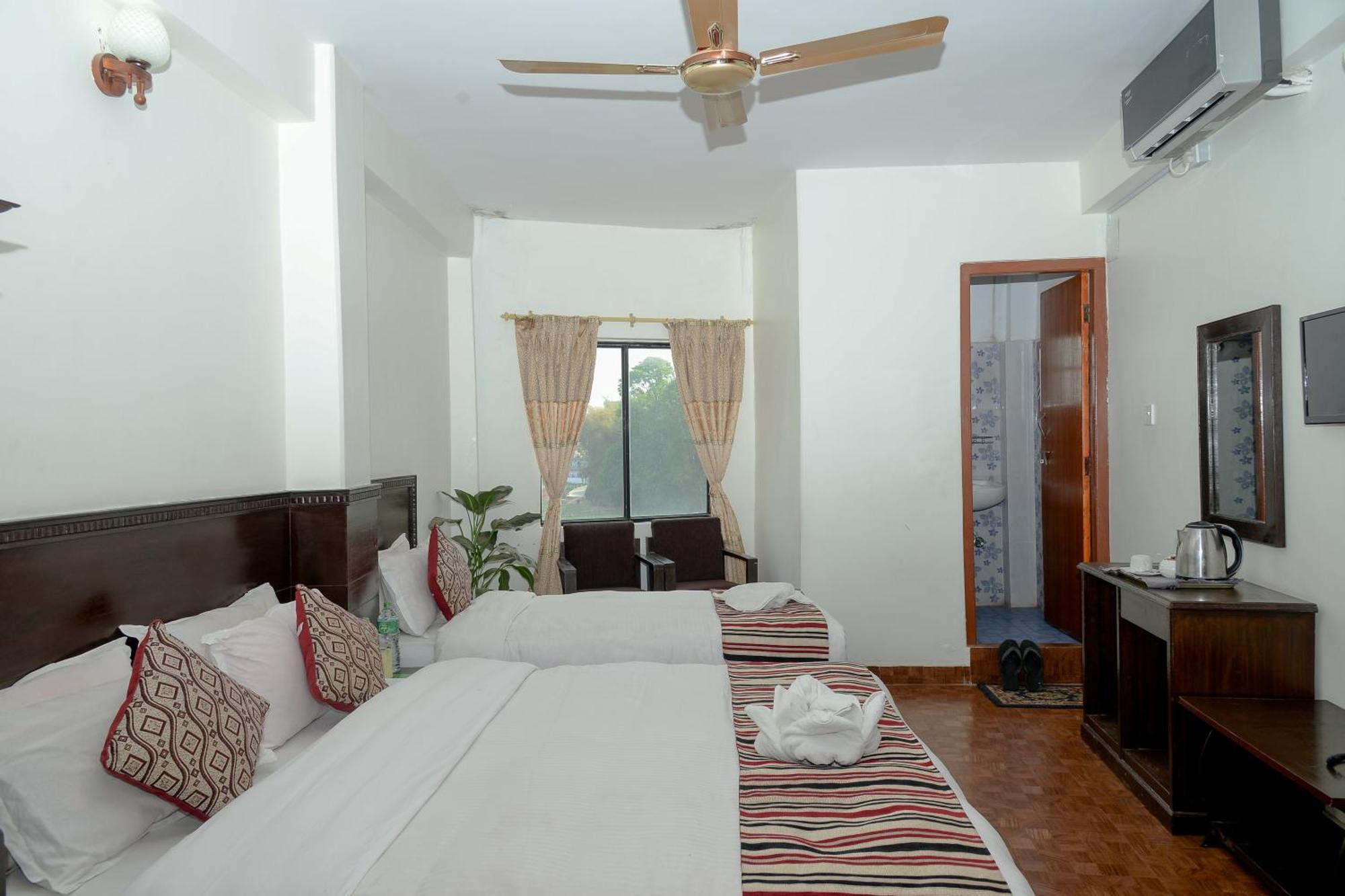 Hotel Admire Pokhara Pvt. Ltd. Dış mekan fotoğraf