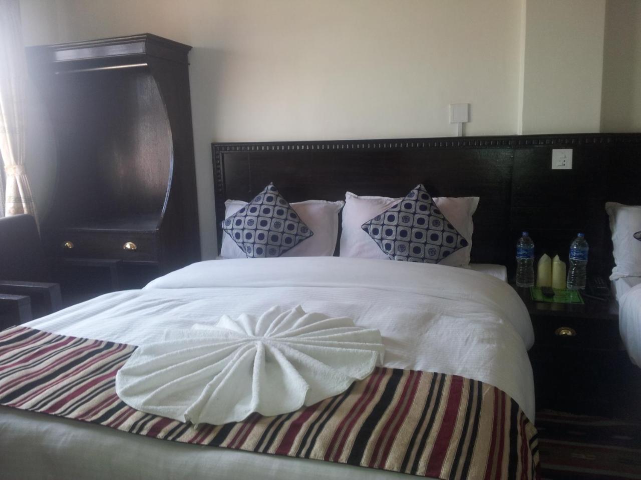Hotel Admire Pokhara Pvt. Ltd. Dış mekan fotoğraf